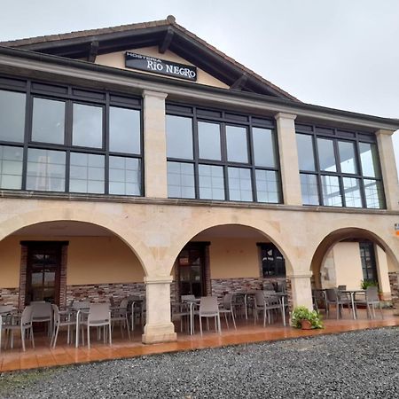Hosteria Rio Negro Bárcena de Cicero Esterno foto